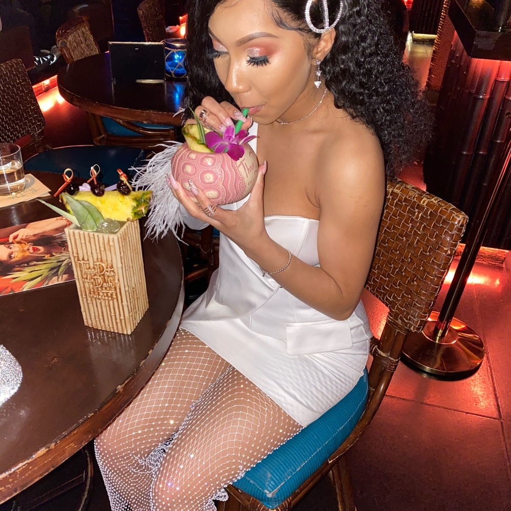 Meet your Posher, Jatona